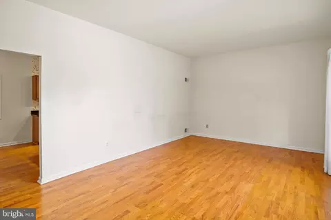 2933 Chapel View Dr, Silver Spring, MD 20904 photo 5