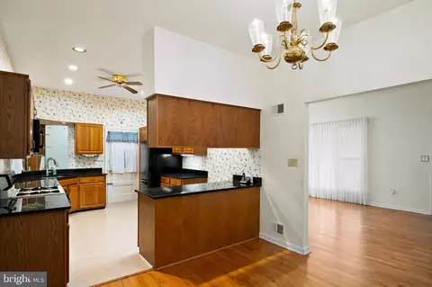 2933 Chapel View Dr, Silver Spring, MD 20904 photo 9