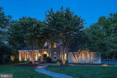 9906 Avenel Farm Dr, Potomac, MD 20854