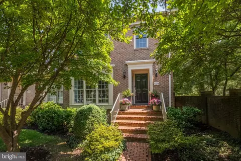 5728 Brewer House Cir, North Bethesda, MD 20852
