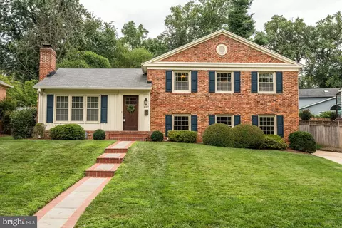 6317 Haviland Dr, Bethesda, MD 20817