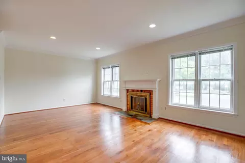 7 Grace Church Ct, Silver Spring, MD 20910 photo 13