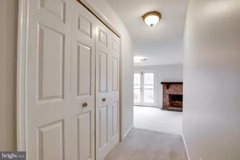 7 Grace Church Ct, Silver Spring, MD 20910 photo 5