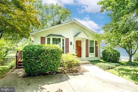 7312 Brenish Dr, Gaithersburg, MD 20879