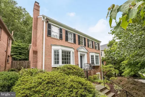 4419 Chalfont Pl, Bethesda, MD 20816