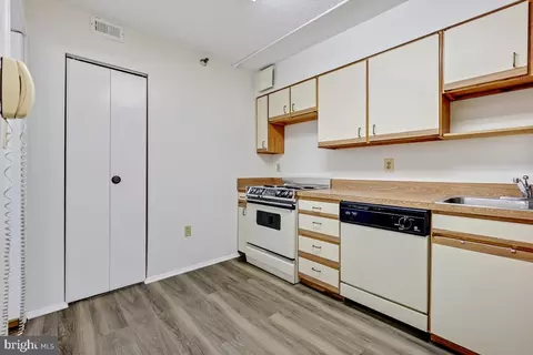 15107 Interlachen Dr #707, Silver Spring, MD 20906 photo 24