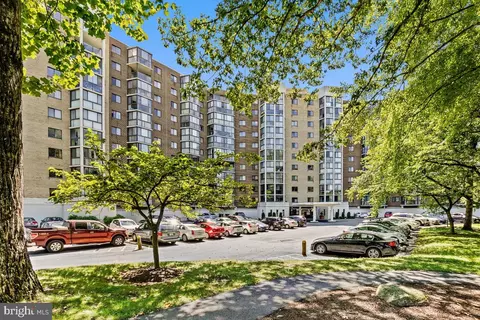 15107 Interlachen Dr #707, Silver Spring, MD 20906