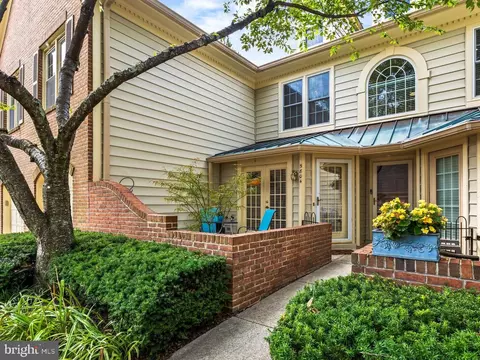 5804 Linden Square Ct #41, Rockville, MD 20852