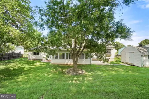 17336 Fletchall Rd, Poolesville, MD 20837 photo 5