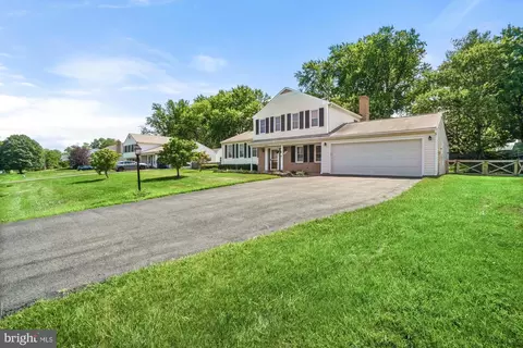 17336 Fletchall Rd, Poolesville, MD 20837 photo 2
