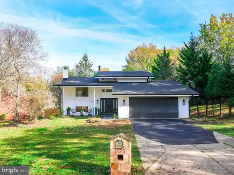 11125 Korman Dr, Potomac, MD 20854 photo 4