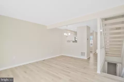 13761 Avonshire Dr, Silver Spring, MD 20904 photo 9