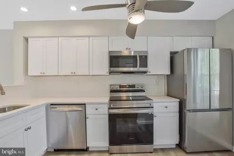 13761 Avonshire Dr, Silver Spring, MD 20904 photo 5
