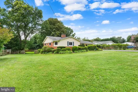 14404 Brookmead Dr, Germantown, MD 20874