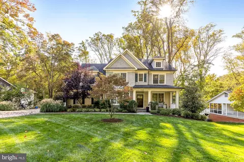 7904 Carteret Rd, Bethesda, MD 20817