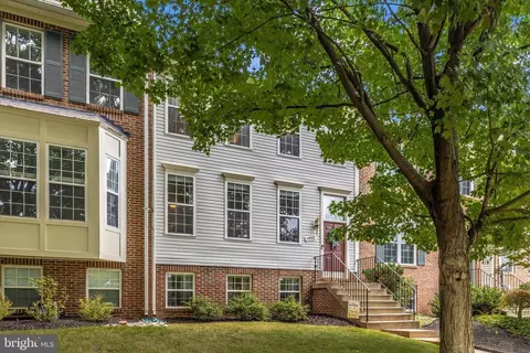 7702 Battery Bnd, Montgomery Village, MD 20886