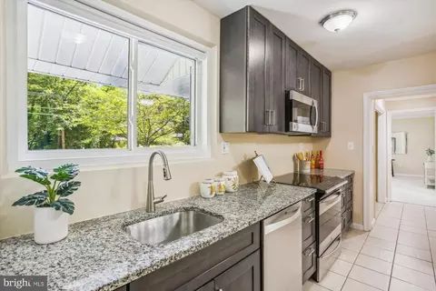 12304 Clement Ln, Silver Spring, MD 20902 photo 18