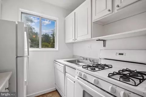 9732 Glen Ave #101-97, Silver Spring, MD 20910 photo 9