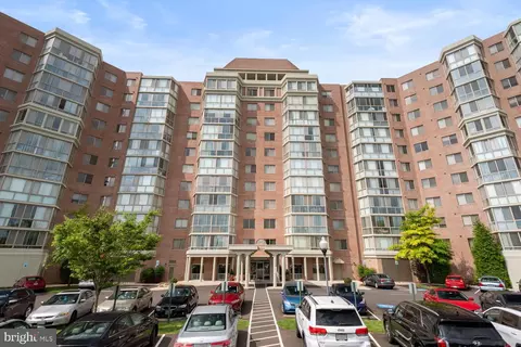 3210 N Leisure World Blvd #901, Silver Spring, MD 20906