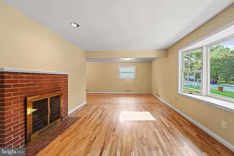 1009 Laredo Rd, Silver Spring, MD 20901 photo 6