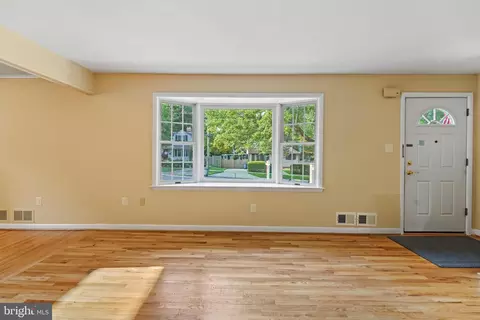 1009 Laredo Rd, Silver Spring, MD 20901 photo 8