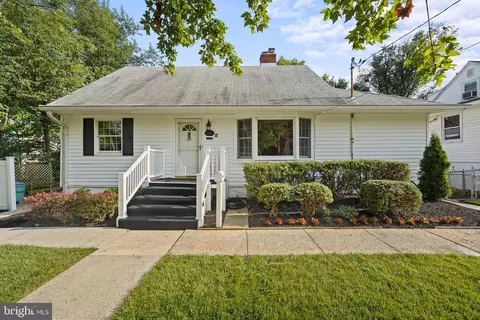 1009 Laredo Rd, Silver Spring, MD 20901 photo 2