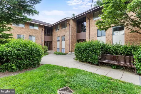 18603 Walkers Choice Rd #1, Montgomery Village, MD 20886