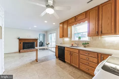 14800 Notley Rd, Silver Spring, MD 20905 photo 32