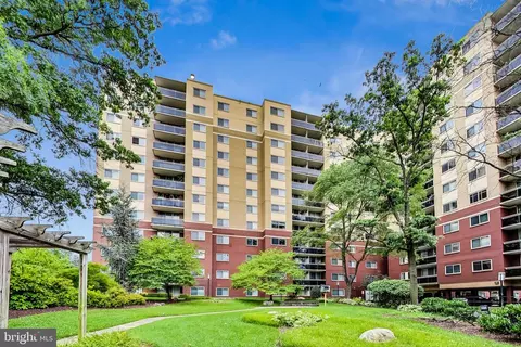 7333 New Hampshire Ave #104, Takoma Park, MD 20912