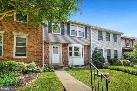 7707 Fawn Ct, Derwood, MD 20855
