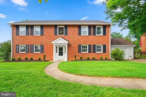 3717 King William Dr, Olney, MD 20832