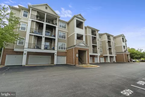 19620 Galway Bay Cir #401, Germantown, MD 20874