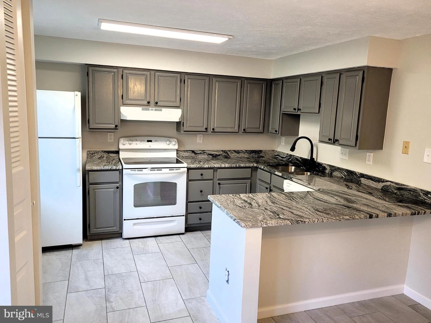 1110 Cavendish Dr, Silver Spring, MD 20905 photo 2