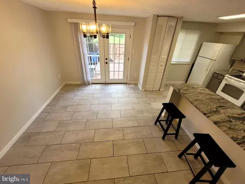 1110 Cavendish Dr, Silver Spring, MD 20905 photo 7