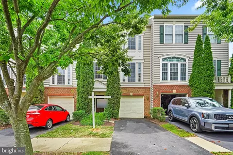 17 Chatterly Ct, Germantown, MD 20874
