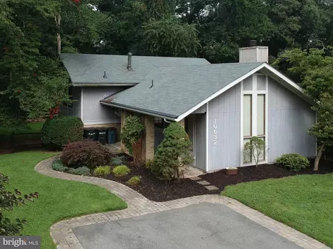10632 Wayridge Dr, Montgomery Village, MD 20886