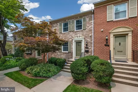 7558 Westlake Ter #38, Bethesda, MD 20817