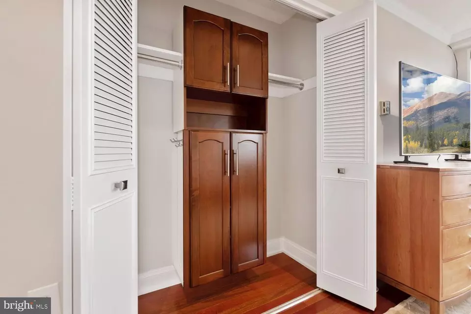  10201 Grosvenor Pl #1402, Rockville, MD 20852 photo 19
