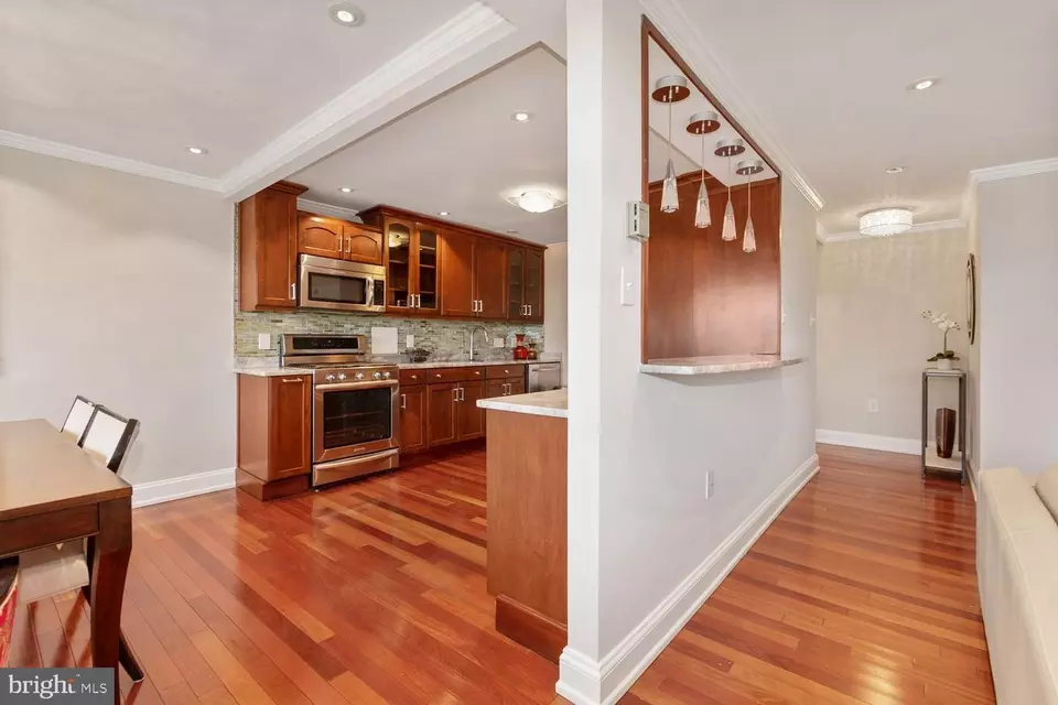  10201 Grosvenor Pl #1402, Rockville, MD 20852 photo 8