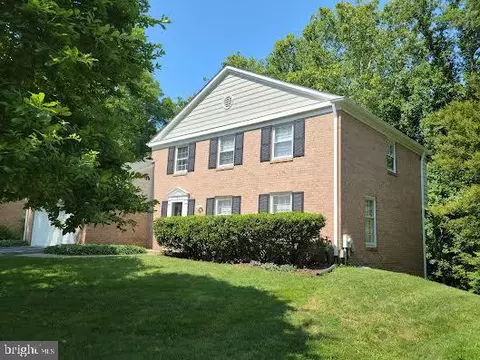8 James Spring Ct, Rockville, MD 20850