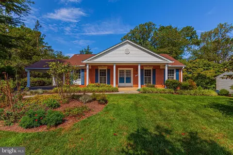15316 Delphinium Ln, Rockville, MD 20853