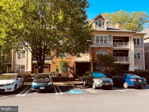 111 Timberbrook Ln #202, Gaithersburg, MD 20878