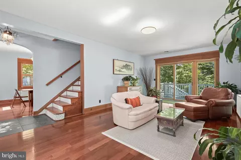 523 Ashford Rd, Silver Spring, MD 20910 photo 2