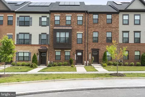 13210 Garnkirk Forest Dr, Clarksburg, MD 20871