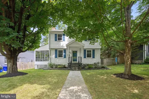 2705 E West Hwy, Chevy Chase, MD 20815