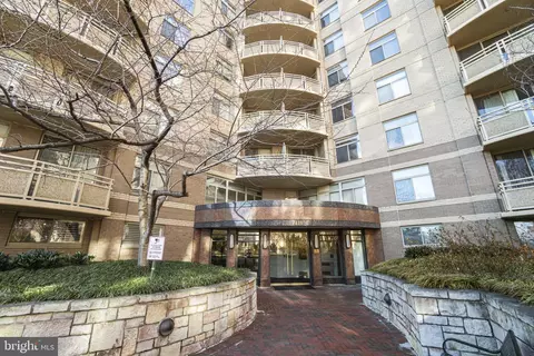 7111 Woodmont Ave #102, Chevy Chase, MD 20815