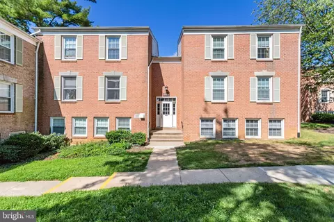856 Quince Orchard Blvd #T-2, Gaithersburg, MD 20878