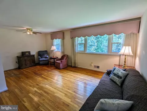 9506 E Light Dr, Silver Spring, MD 20903 photo 4