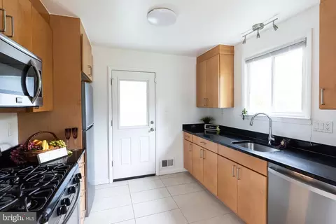 3702 Wendy Ln, Silver Spring, MD 20906 photo 5
