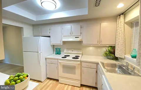 3501 Forest Edge Dr #14-2D, Silver Spring, MD 20906 photo 2